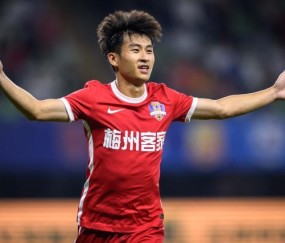 【中超】尹鸿博单刀陈国抗两球 梅州6比0大胜河北